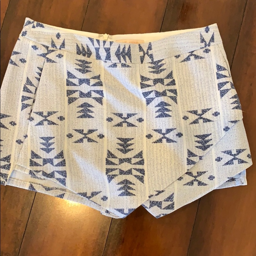 Boutique Aztec navy skort